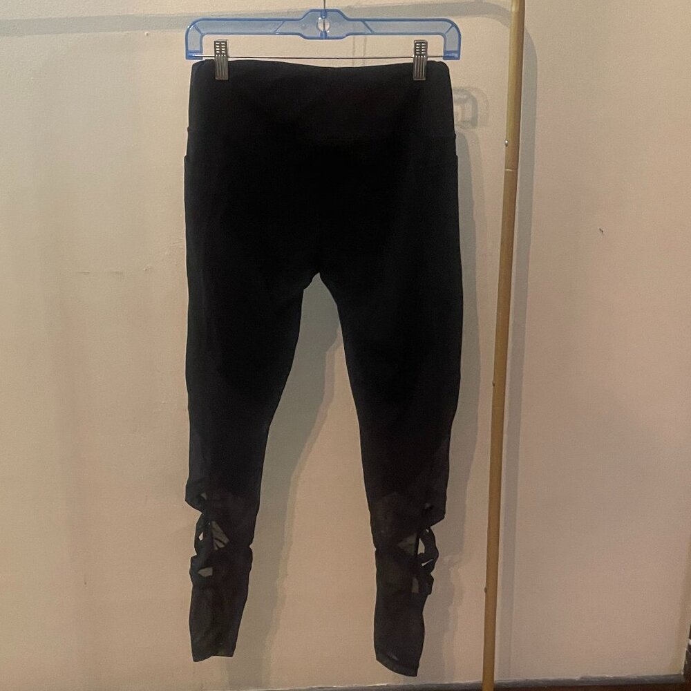 Victoria's Secret Sport Knockout Tight w/Mesh Leg Detail - Size Med.